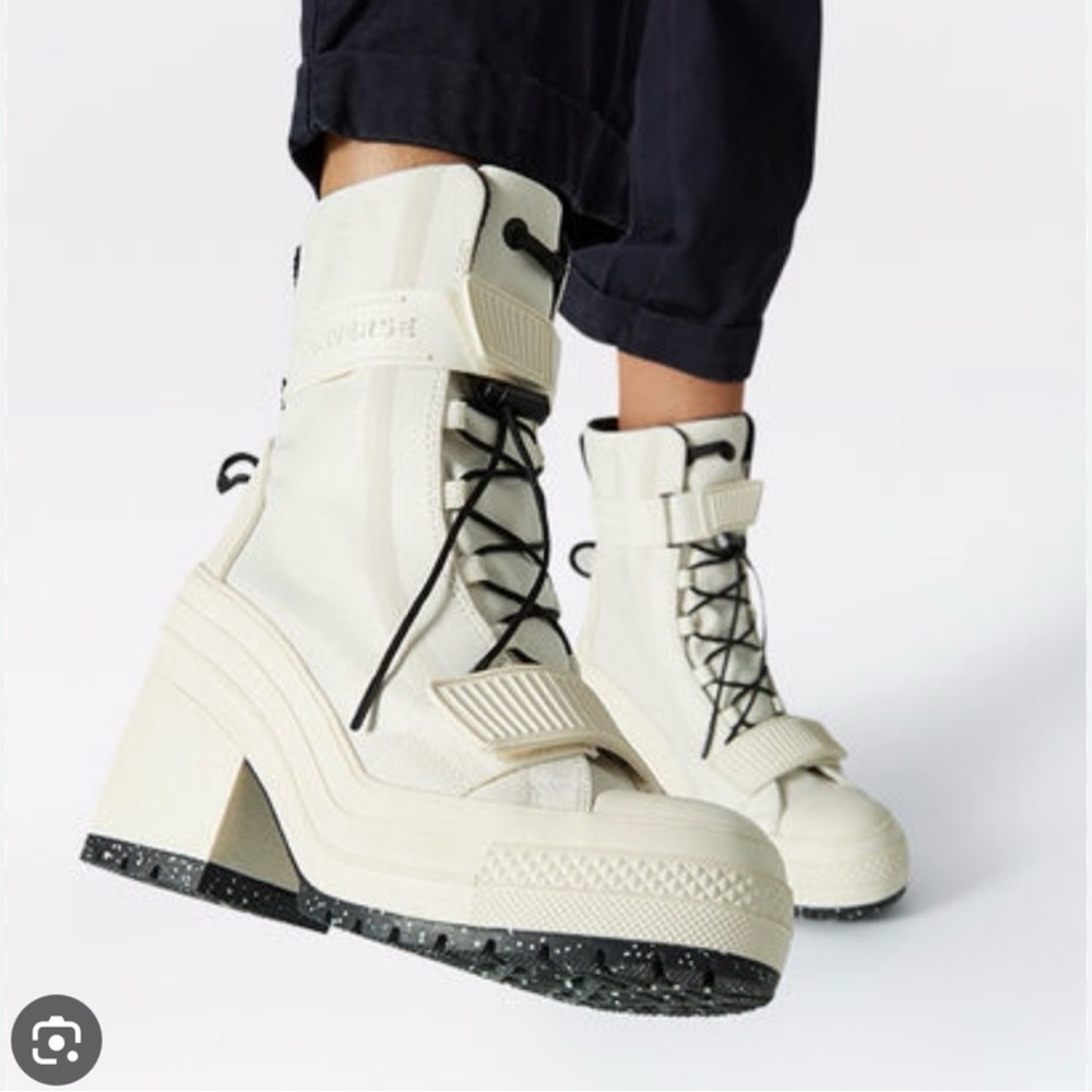 Converse All Star Gr82 Platform Lace-Up Bootie in Cream White 8.5